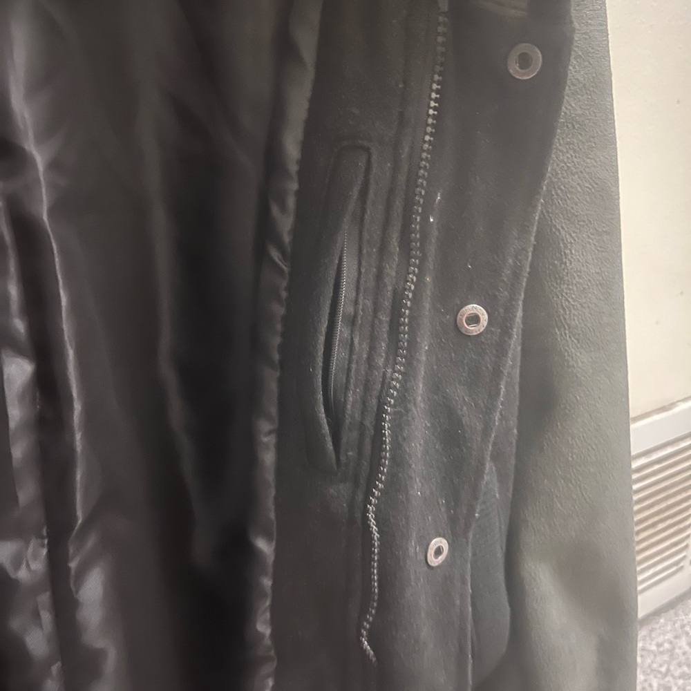 BAR III Wool varsity jacket zipper and buttons. Inside zipper size Large - Picture 3 of 8
